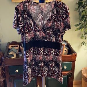 Susan Lawerence unique pattern top with wide black middle band L